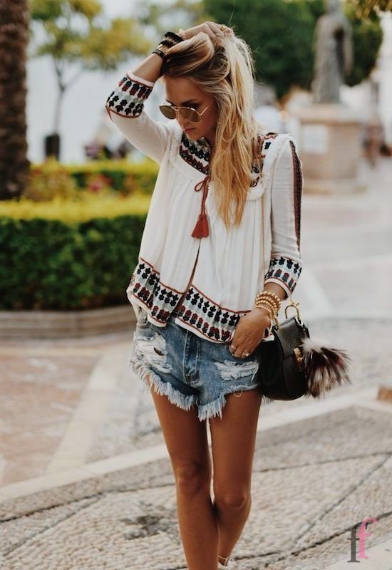 More than 20+ bohemian style dresses, unique stylish essential pieces that every boho style lovers needs. Try these fabulous bohemian outfits with gorgeous prints and striking colours, and you will be ready to celebrate in relaxed, yet beautiful, style #boho #bohemian #dress #summer #outfits