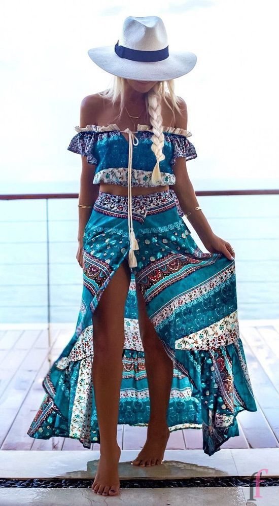 More than 20+ bohemian style dresses, unique stylish essential pieces that every boho style lovers needs. Try these fabulous bohemian outfits with gorgeous prints and striking colours, and you will be ready to celebrate in relaxed, yet beautiful, style #boho #bohemian #dress #summer #outfits