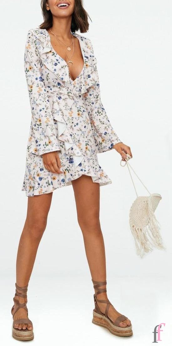 More than 20+ bohemian style dresses, unique stylish essential pieces that every boho style lovers needs. Try these fabulous bohemian outfits with gorgeous prints and striking colours, and you will be ready to celebrate in relaxed, yet beautiful, style #boho #bohemian #dress #summer #outfits