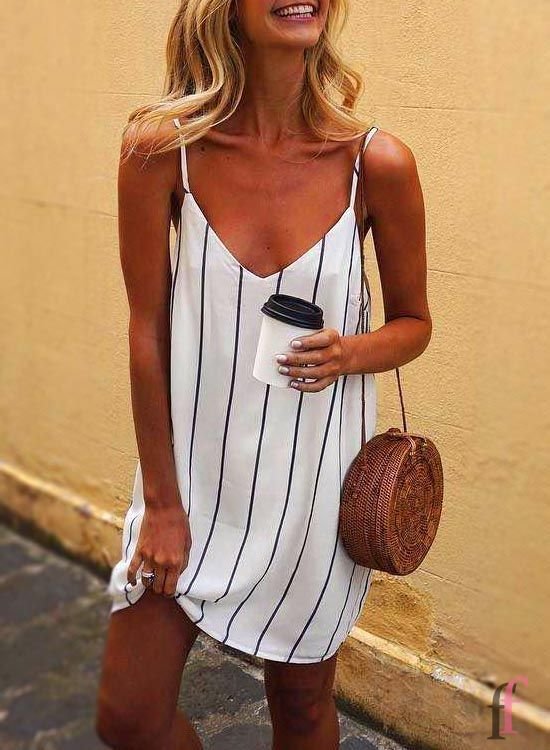 More than 20+ bohemian style dresses, unique stylish essential pieces that every boho style lovers needs. Try these fabulous bohemian outfits with gorgeous prints and striking colours, and you will be ready to celebrate in relaxed, yet beautiful, style #boho #bohemian #dress #summer #outfits