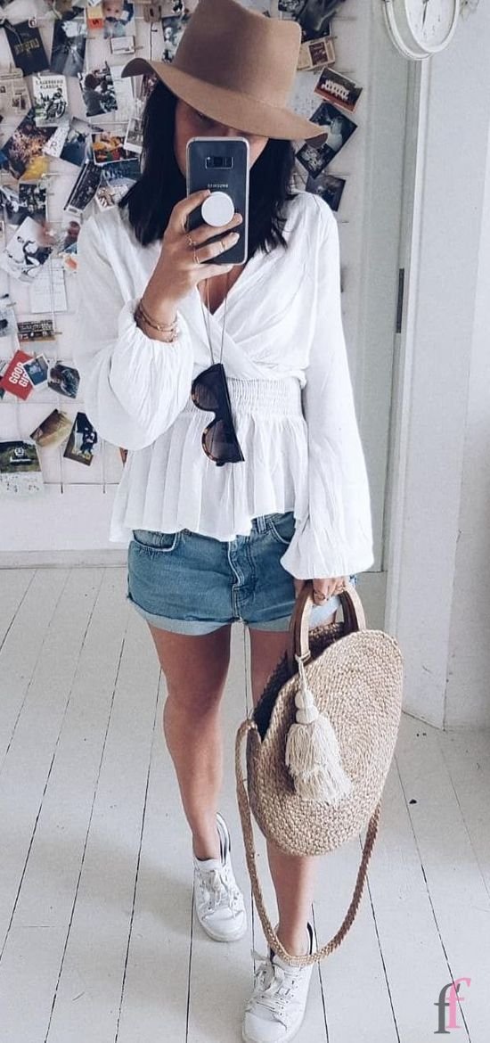More than 20+ bohemian style dresses, unique stylish essential pieces that every boho style lovers needs. Try these fabulous bohemian outfits with gorgeous prints and striking colours, and you will be ready to celebrate in relaxed, yet beautiful, style #boho #bohemian #dress #summer #outfits