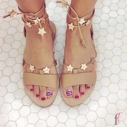 4th July is almost here! Check out the 20 best nail art designs for 4th of July 2018 we’ve rounded up to help you celebrate Independence Day. All of these nails designs are special in our opinion and we are happy to share best nail art designs with you. #Nail# NailArt #NailDesigns #4thofJuly #Patriotic