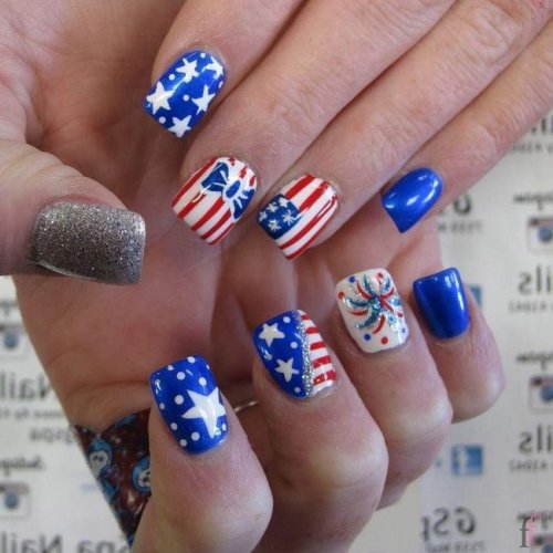 We’ve rounded up some of our favorite and easy 4th of July nail art ideas, so your nails will get more attention than the fireworks! #Nail #NailArt #NailDesigns #4thofJuly #Patriotic