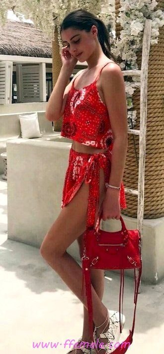 Best elegant and perfect outfit idea - printed, croptop, red, handbag