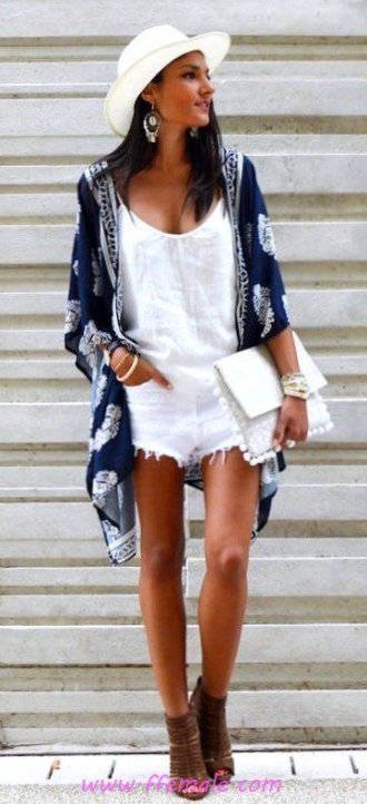 My simple wardrobe - shorts, printed, hat, white, handbag