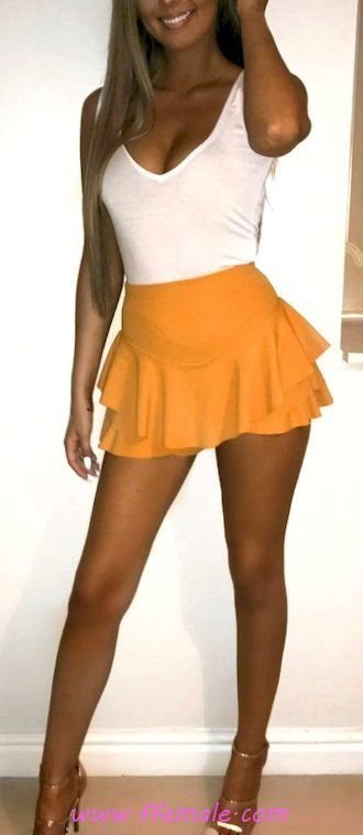 Summer Outfits Finest - pretty outfit idea - tanktop, posing, heels, white
