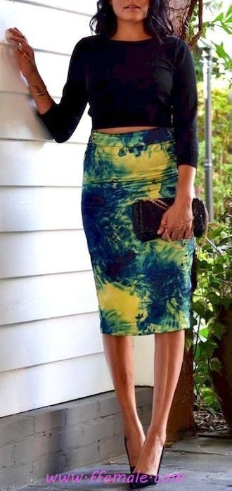 Summer Outfits Best attractive and simple outfit idea - croptop, dress, pumps, photoshoot, black, handbag