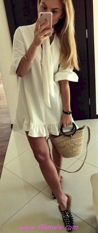 Top trendy look - bell, mules, posing, white, handbag