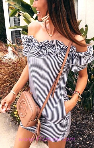 Top Adorable Outfits - posing, trending, charming, flashy
